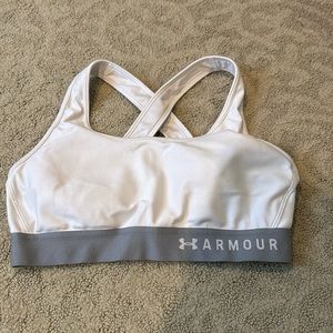 Underarmour white sports bra size large